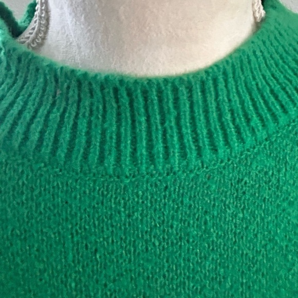 New Pinky Promise Sweater 🩷💚 - Picture 6 of 11